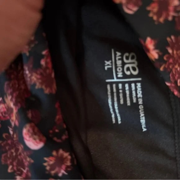 Albion fit Bella swim top. Pink ditzy
Matching skirt posted separately - Picture 2 of 3